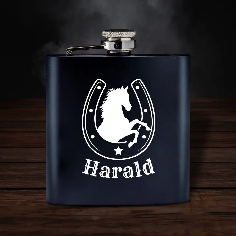 Gravierter Flachmann mit Pferd, Hufeisen & Name - Customizer - drink4friends