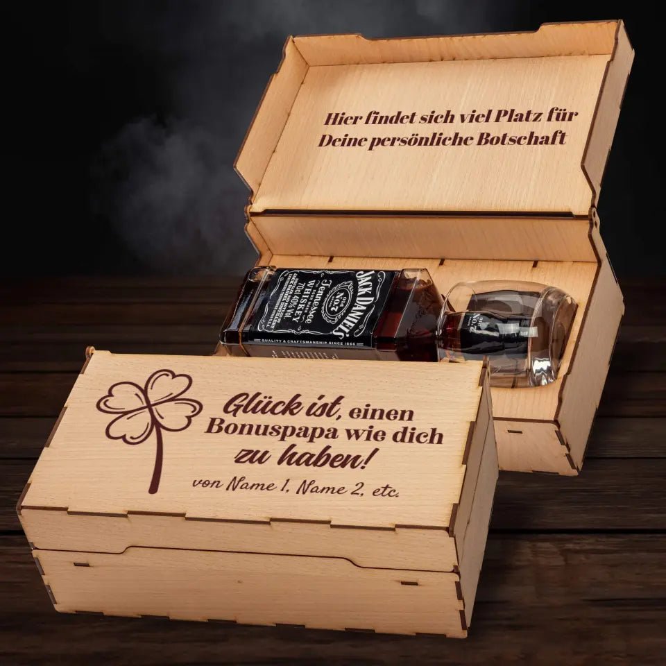 Jack Daniel´s Geschenkbox - Glück ist einen Bonuspapa wie dich zu haben - personalisierbar - Jack Daniels Geschenkbox > Geschenk zum Vatertag > Geschenk für Stiefvater - drink4friends