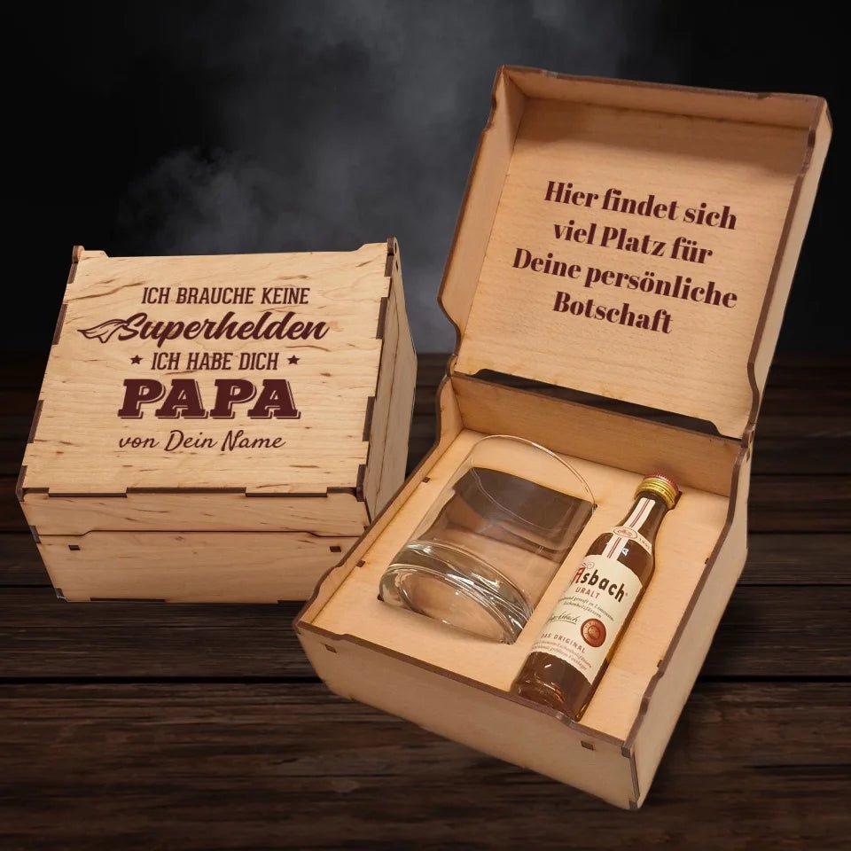 Asbach Geschenkbox - Ich brauche keine Superhelden, ich habe dich Papa - Customizer - drink4friends