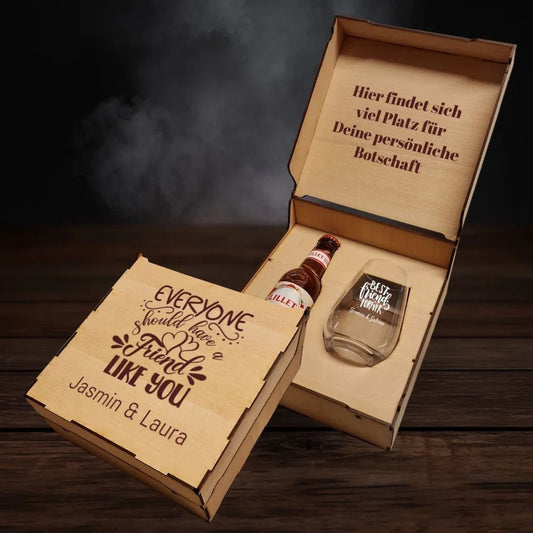 Lillet Berry Geschenkbox - Everyone should have a friend... - Drink4friends - drink4friends