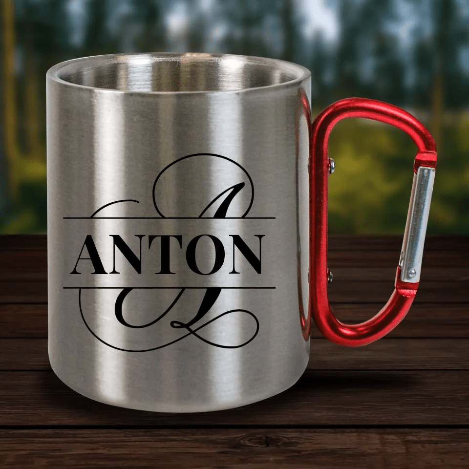 Personalisierte Karabiner Tasse mit Kalligrafie Buchstabe & Name - Customizer - drink4friends