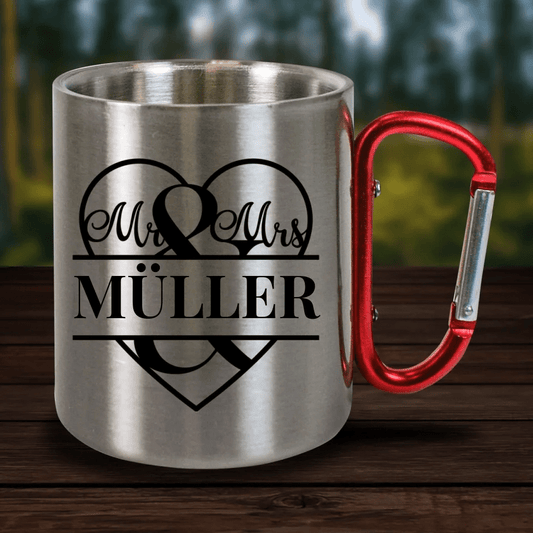 Personalisierte Karabiner Tasse mit Mr & Mrs und Name - Customizer - drink4friends