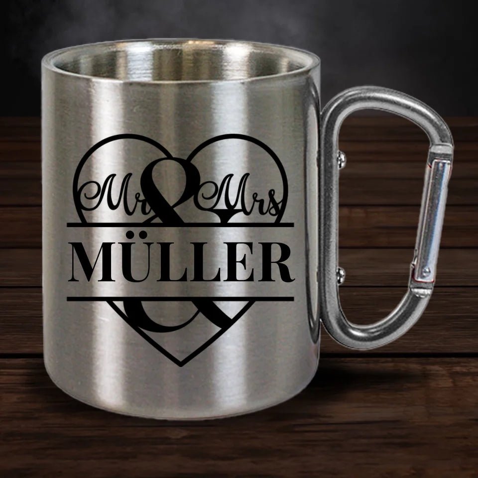 Personalisierte Karabiner Tasse mit Mr & Mrs und Name - Customizer - drink4friends